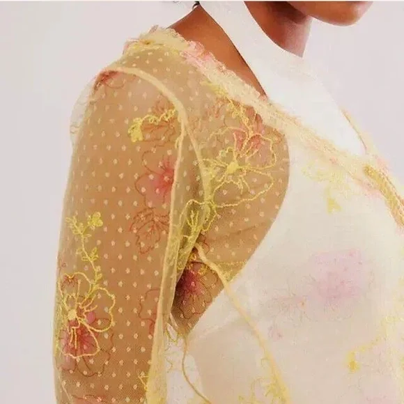 Free People Intimately Postcard From Paris Long Sleeve Top M Yellow Floral Lace - Picture 3 of 13